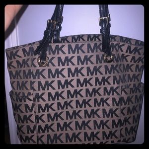 Michael kors purse